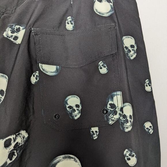 Midnight Hour Black Skull Print Swim Trunks Size 42 - Picture 3 of 8